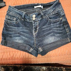 Women,s Denim No Boundaries Denim Shorts Size 9